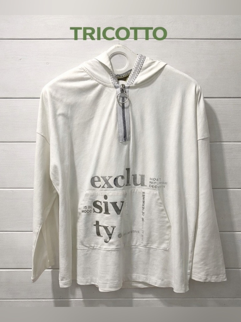 TRICOTTO – WHITE HOODED TOP WITH ZIP DETAIL – EST. SIZE XL–XXL